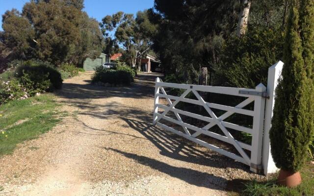 Port Elliot rural retreat