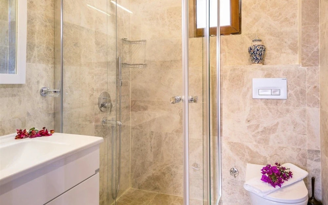 Villa Karsak by Akdenizvillam