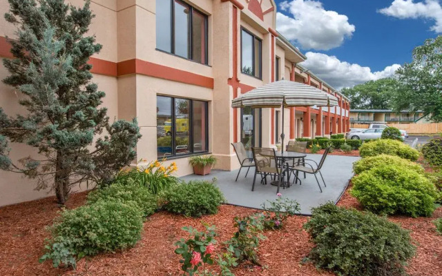 Travelodge Grand Rapids