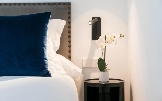 Feelathome Waldorf Suites Apartments