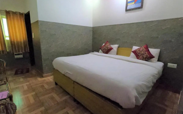 Bhagirathi Hotel in Tapovan By PerfectStyaz