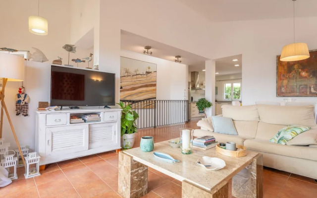 Xilvar in Mallorca With 3 Bedrooms and 2 Bathrooms