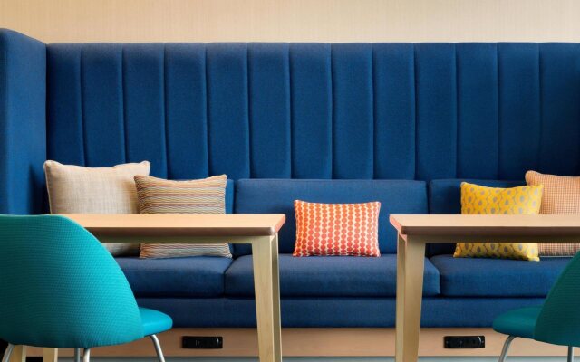 Tru by Hilton Lancaster East