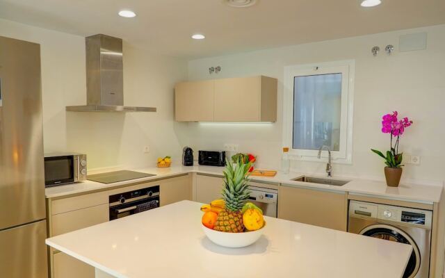 San Sebastian Apartment with Patio by Hello Apartments Sitges