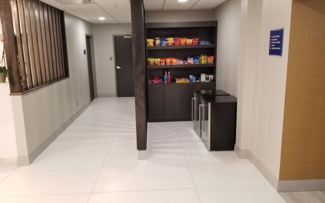 Best Western Plus Bloomington East Hotel