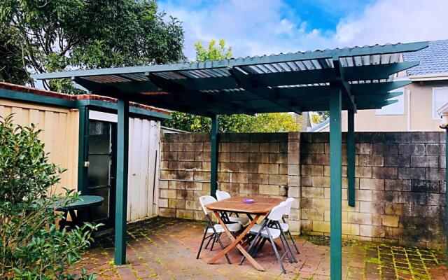 Tudor Court Motor Lodge