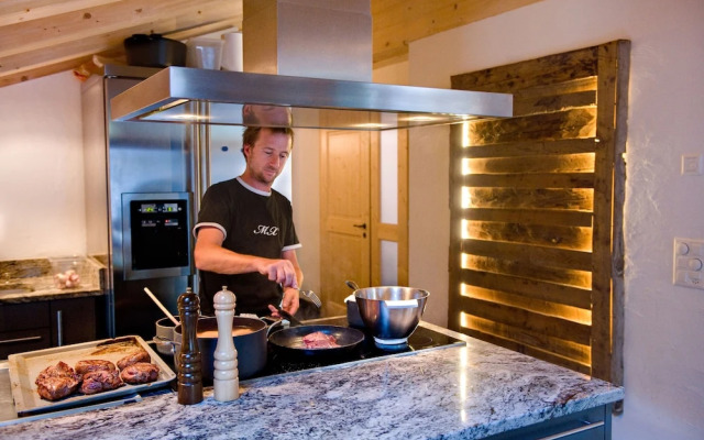 Mountain Exposure Luxury Chalets & Penthouses & Apartments