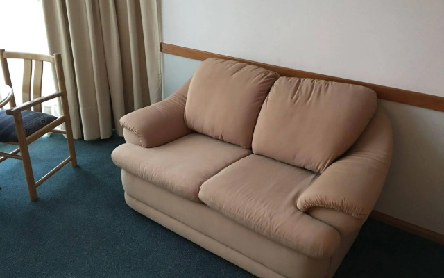 Crystal Palace Hotel
