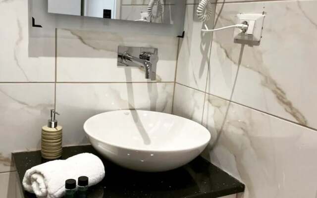 Hotel ABA