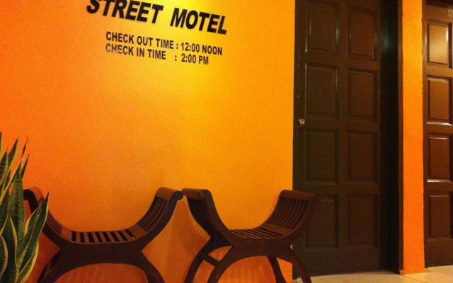 Ten Street Motel