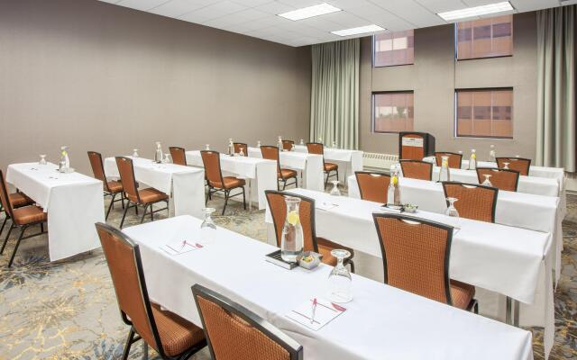 Crowne Plaza Suites MSP Airport - Mall of America by IHG
