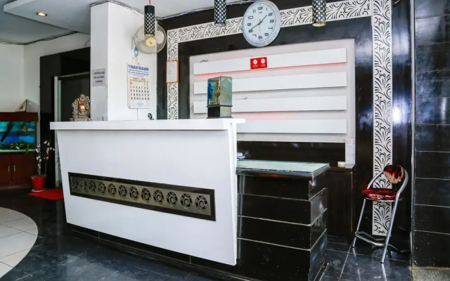 Oyo 35769 Hotel Rishabh