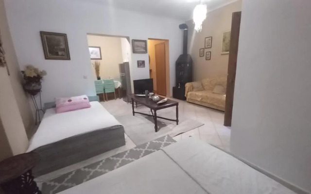 2 floor house in Loggos - Aigio