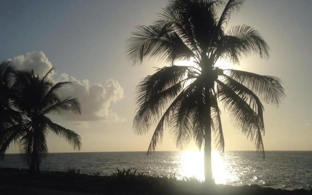Sarie Bay Inn