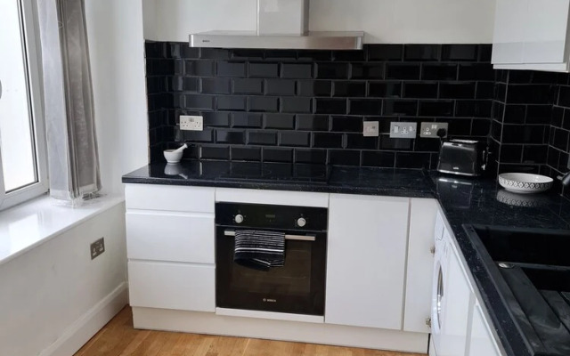 Stunning 3-bed Apartment in Heart of Cardiff Bay