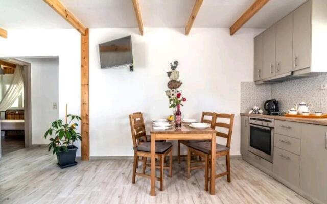 The Holiday House 3