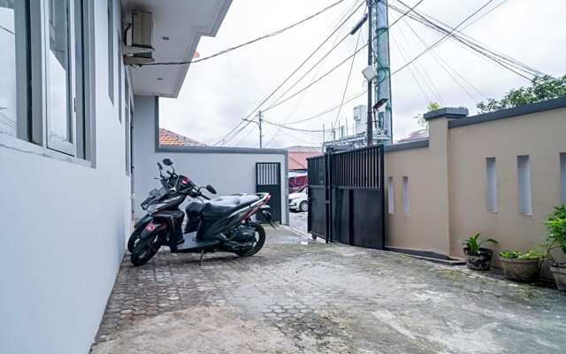 KoolKost Syariah near Universitas Moestopo Bintaro
