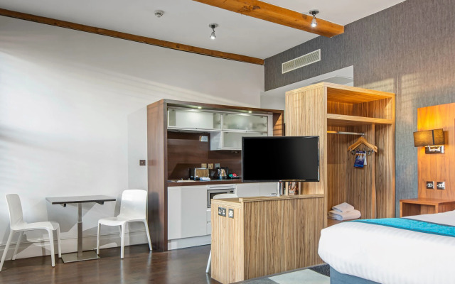 Roomzzz Manchester City