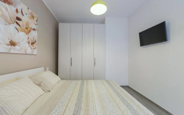 Sunflower Apartment 2 With Balcony in Baveno