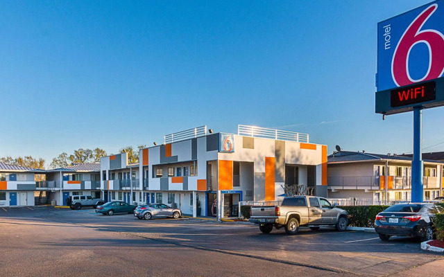 Motel 6 Austin, TX - Airport - South