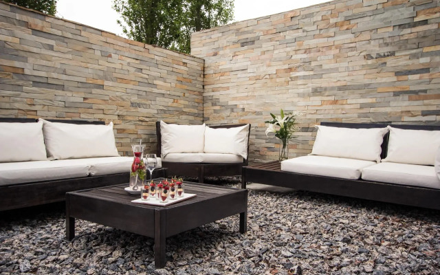 Real Colonia Hotel & Suites