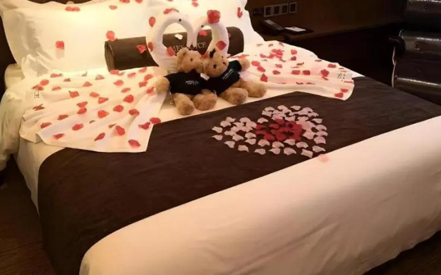 James Joyce Coffetel Beijing Yizhuang Rongjing East Street Subway Station