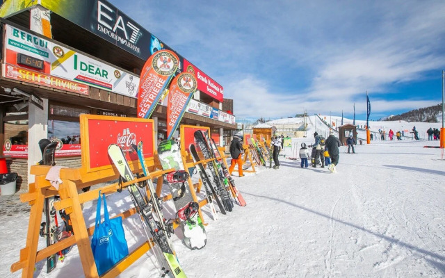 Abeti A3-14 few min From ski