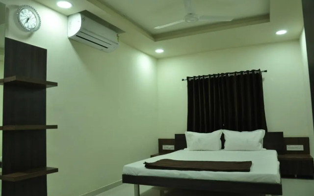 Shivdhara Hotel & Residence