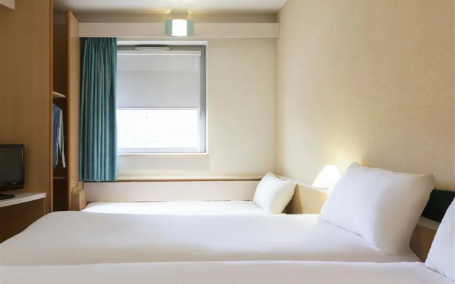 ibis Lyon Est Bron