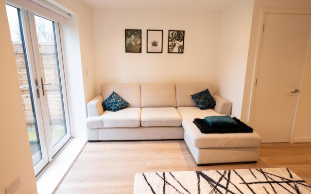 Beautiful 2Bd House Minutes From Manchester City