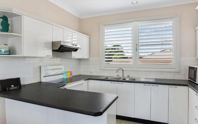 Sandy Shores, 1/3 Messines Street