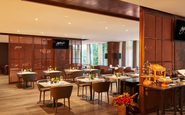 Crystal House Suite Hotel & SPA