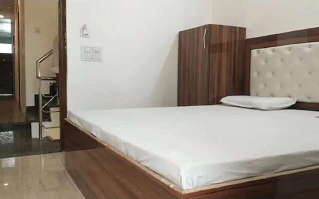 Goroomgo Double Tree Ghaziabad
