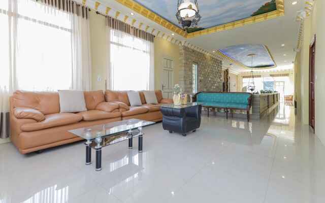 RedDoorz Plus @ Villa Bontes Batu