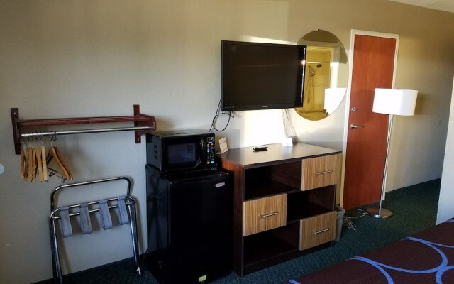 Travelodge Bentonville