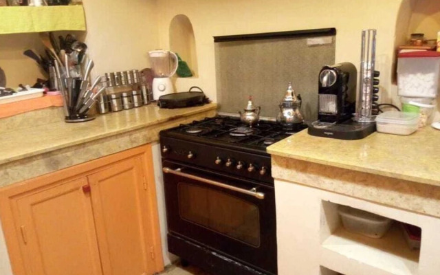 Marrakesh 6-bed Housing Authentic Berber