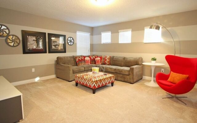 5 Bedrooms Vacation Homes by RedAwning