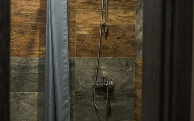 The White Horse Apartment 1