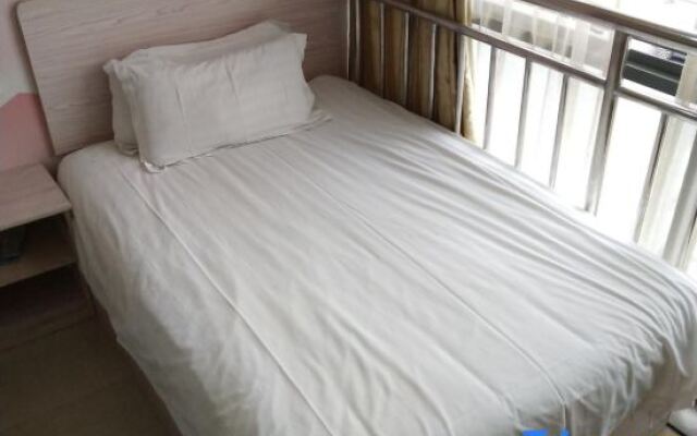 Qingzhu Yuexiang Hotel (Shanghai East Huancheng Road Metro Station)