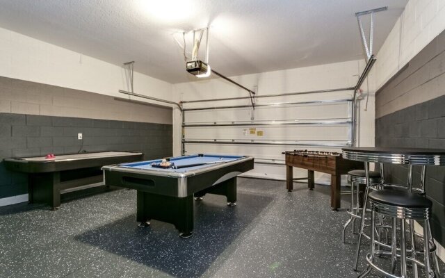 6bed 4Ba Villa Game Room Pool Spa