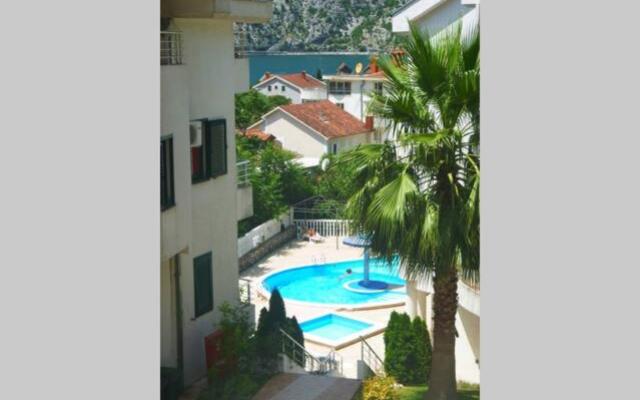 Roman Gardens Studio Apartment