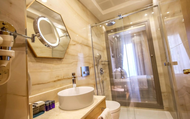 Lale Hotel