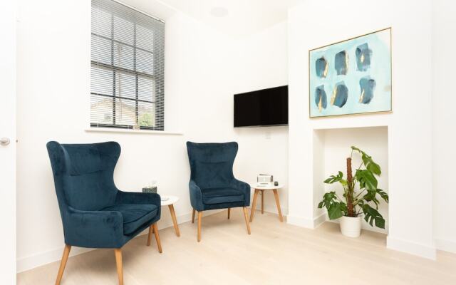 New High Spec 2bed Townhouse in Bath N.4