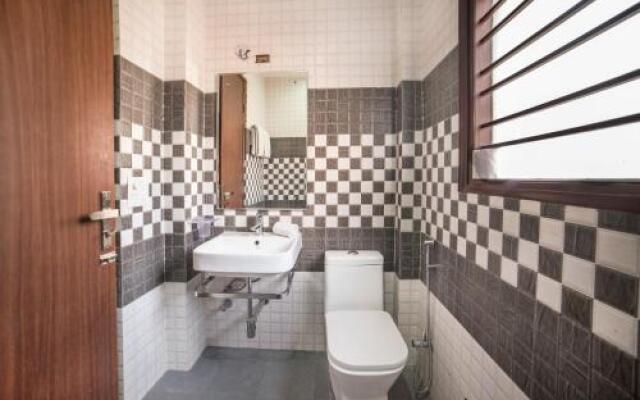 FabHotel Mannat Residency Sec 52
