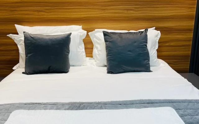 Ques Self Catering Apartments