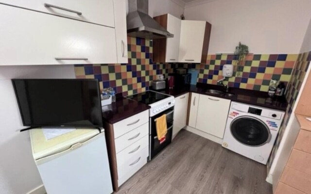 Inviting 1-bed Apartment in Ilford