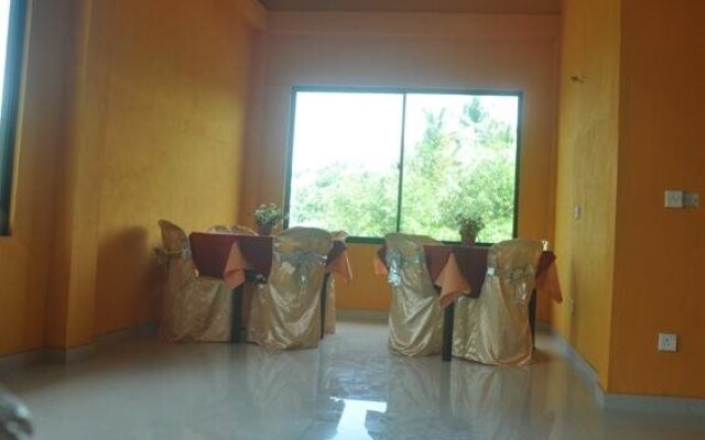 Hotel Surmount