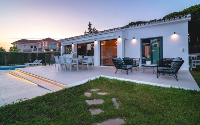 MAR - Luxury Villa Marbesa 400 meters to beach