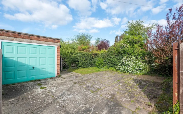 Kidlington 3 BR House Parking Large Garden