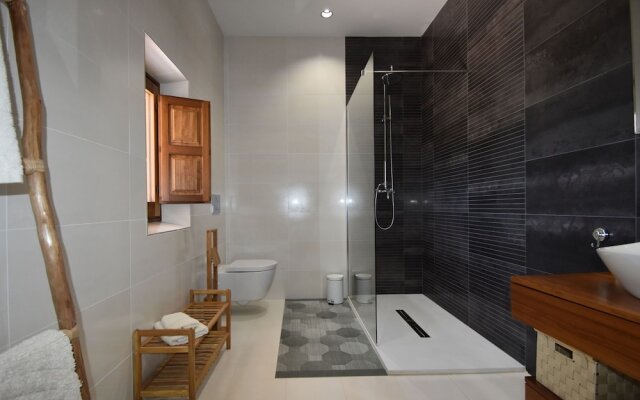 Spacious Holiday Home in San Rafael With Swimming Pool